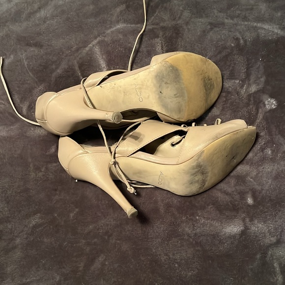 ALDO CHIC HEELS - Picture 4 of 4